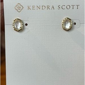 NWT- Kendra Scott Daphne Large Stone Hexagon Shape Stud Earrings